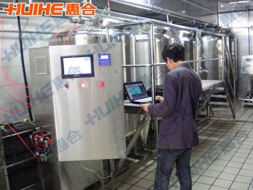 江蘇南通1500L全自動(dòng)CIP清洗系統(tǒng)調(diào)試現(xiàn)場(chǎng)圖1